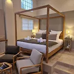 Au Moulin Saint Nicol - 4*